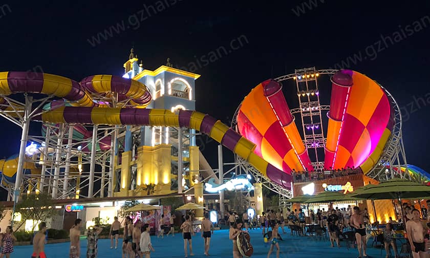 超级龙卷风水滑道提供了一种新的、刺激的水上体验