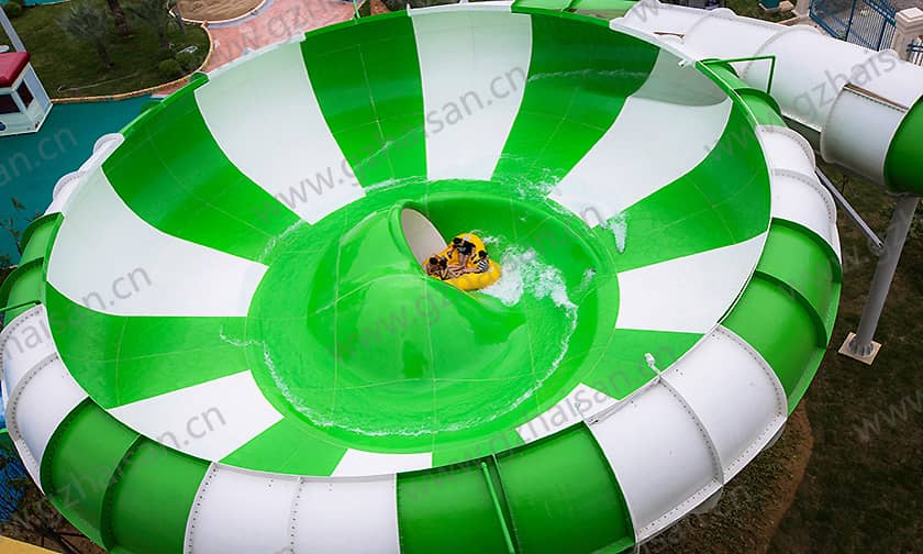 浙江宁波大目湾阿拉的海水上乐园巨兽碗