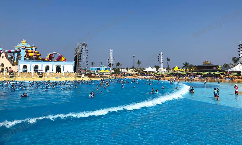 浙江宁波大目湾阿拉的海水上乐园海浪池