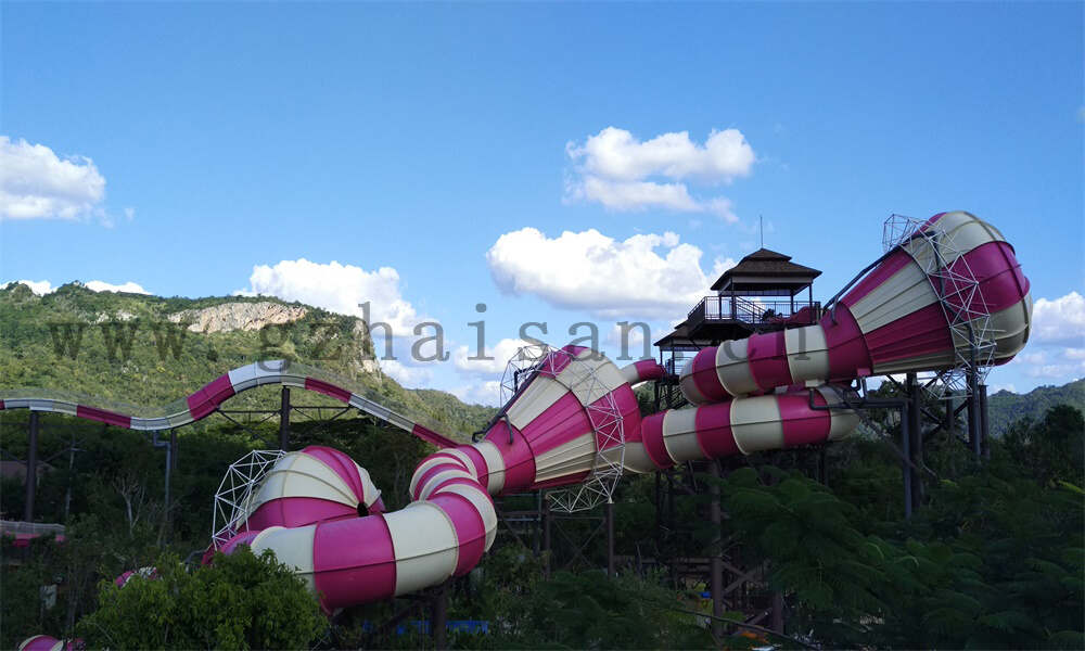 水上滑梯厂创新引领者：刺激与安全的完美结合